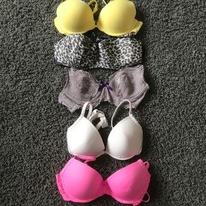 🎉 LOT of 5 Victoria's Secret used bras🎉
